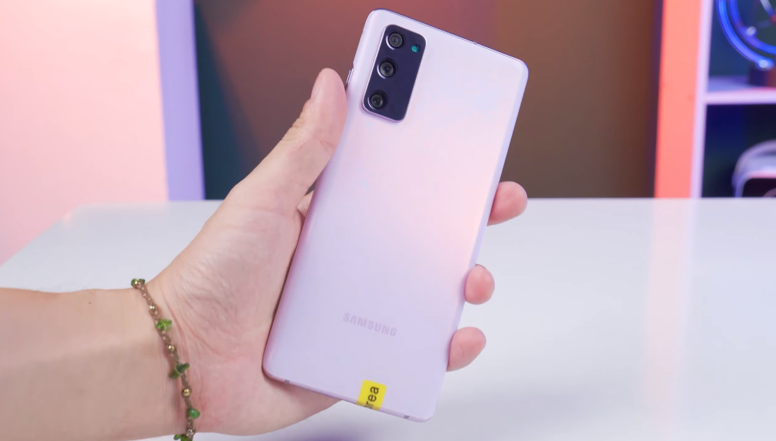 samsung s20 fe.